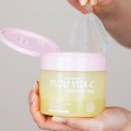 pol_pl_Rozjasniajace-platki-z-witamina-C-Yuzu-Vita-C-Ampoule-Pad-LalaRecipe-1021_1.jpg